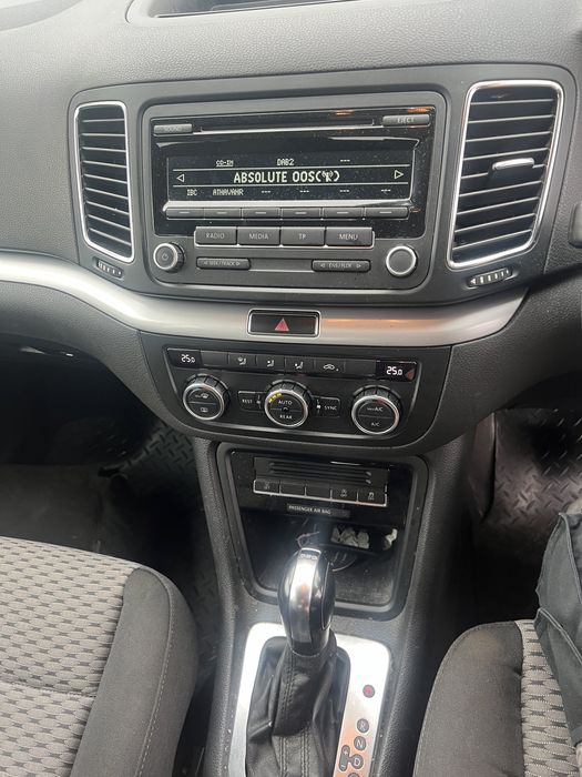 VW Sharan 2013г 2,0TDI DSG 140к.с НА ЧАСТИ