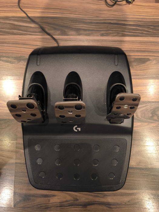 Logitech G923 + Shifter (PC / PlayStation)