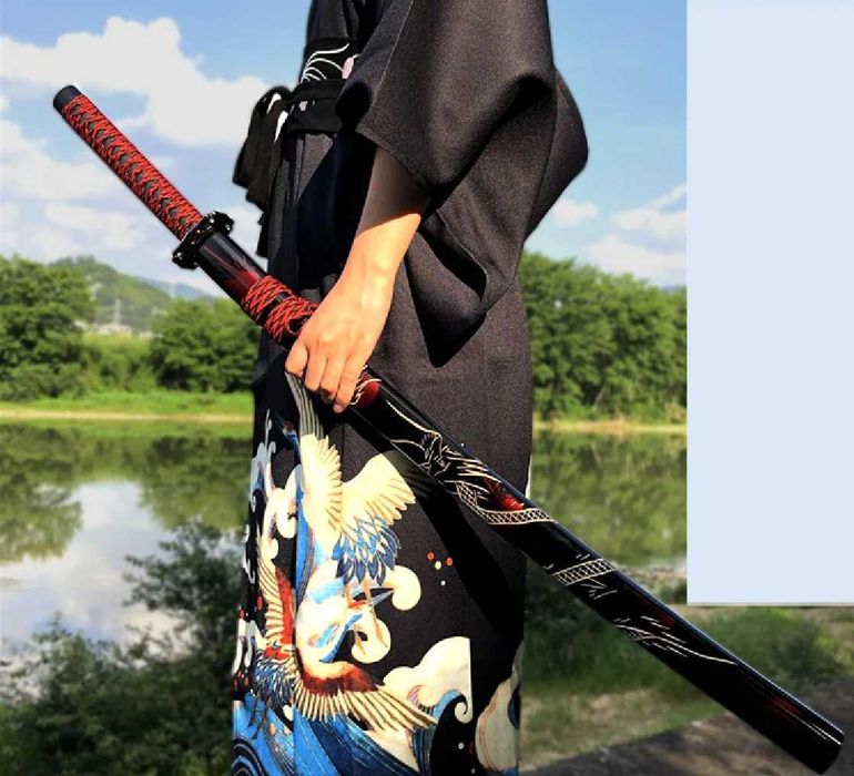 Катана Червен Дракон Комплект Заострени Дървени Кании Тройна поставка