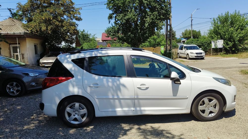 Vând Peugeot 207 SW