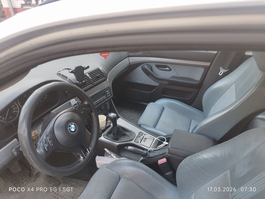 Лек автомобил БМВ е39 комби