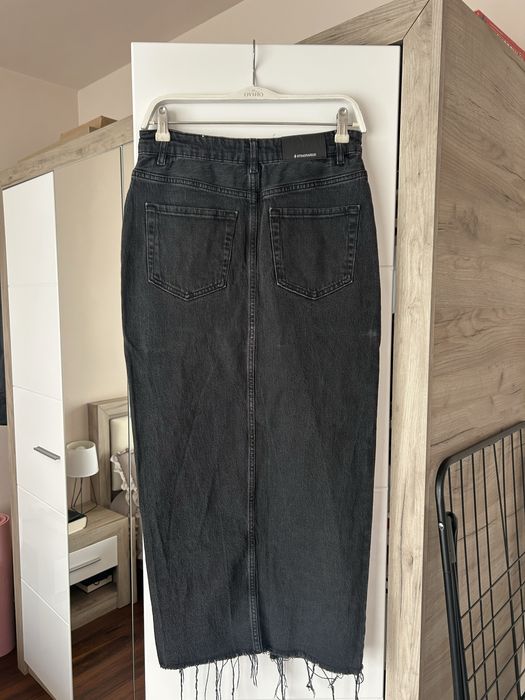 Дънкова пола Stradivarius и рокля  H&M