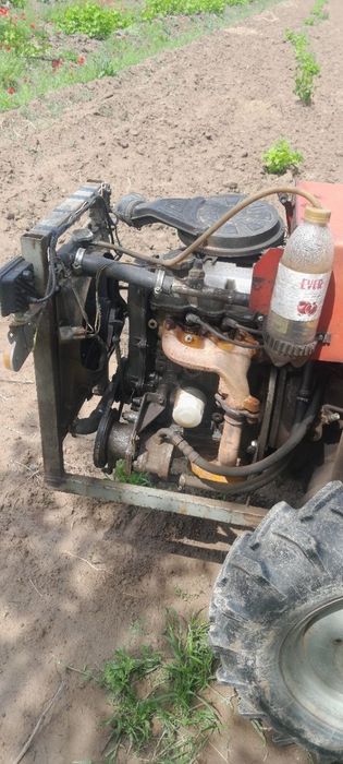 Mini traktor haydashga tayyor