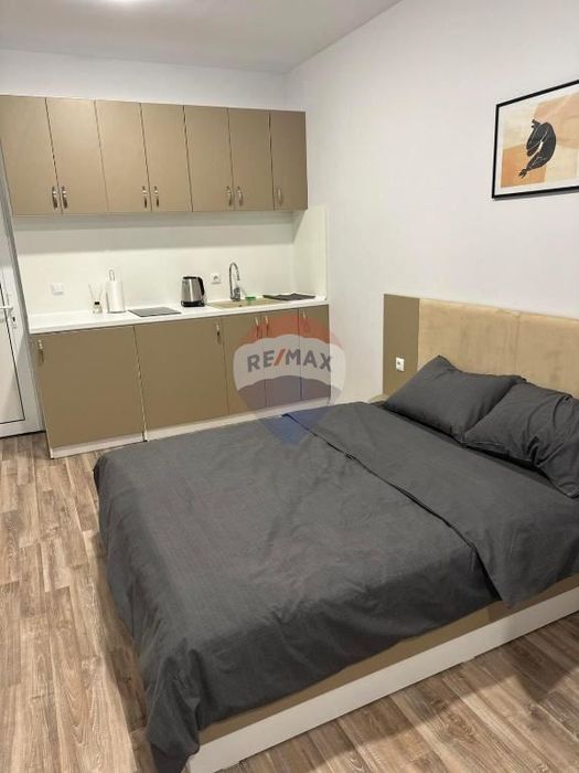 Продава се Тристаен апартамент в Варна, ВИНС - 125 кв.м за 2400 €/кв.м - Снимка #1
