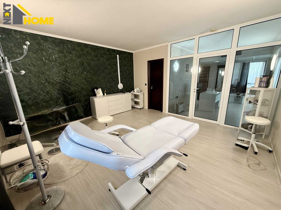 Медицински кабинет в търговски център "Сани"