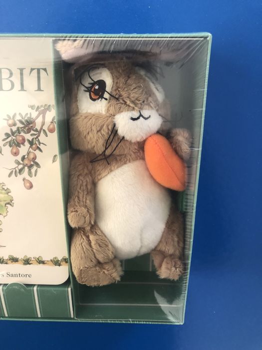 Set carte cartonata cu iepuras din plus peter rabbit