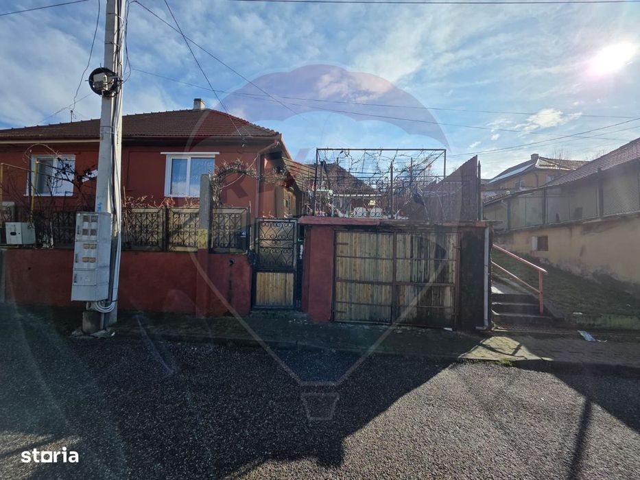 Casă tip duplex de vânzare – Vitrometan, str. Bârsei