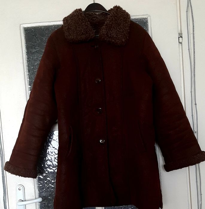 Мснто ,с качулка ново манто 100%велур ,