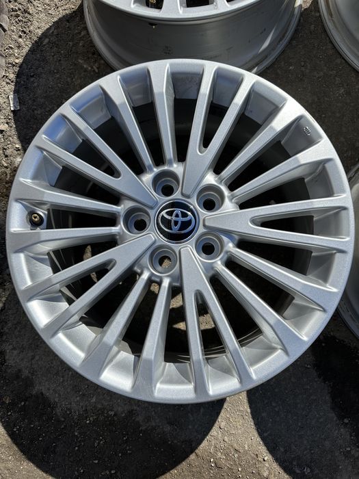 Диски от камри 80 (оригинал)