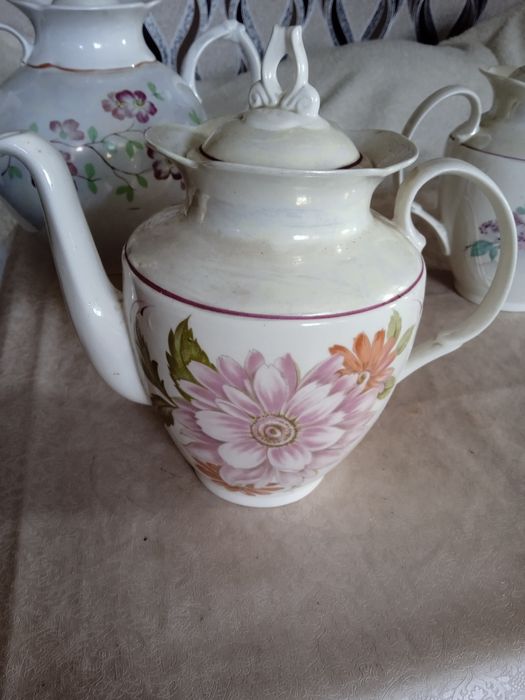 Чайники фарфоровые