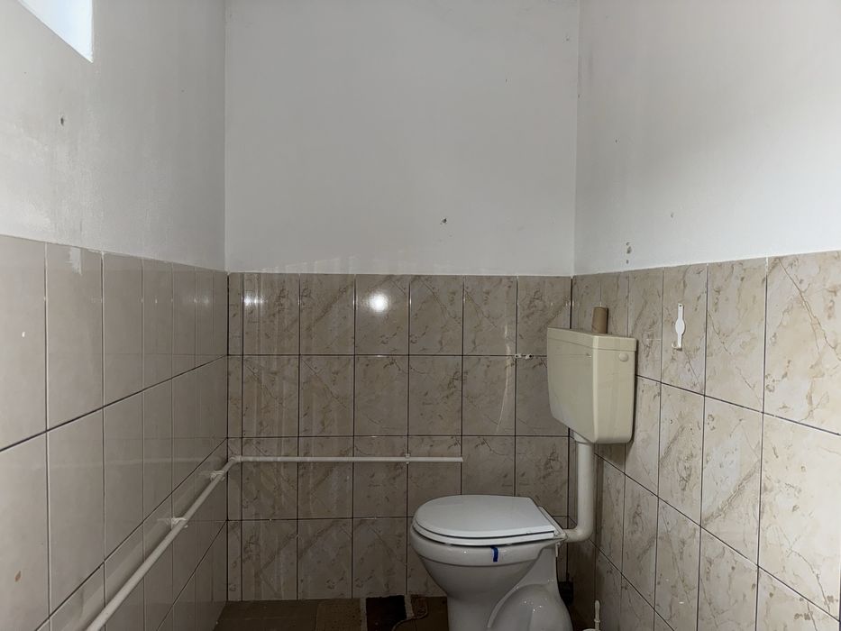 Spațiu comercial magazin Șeitin 703 mp teren vitrină stradală