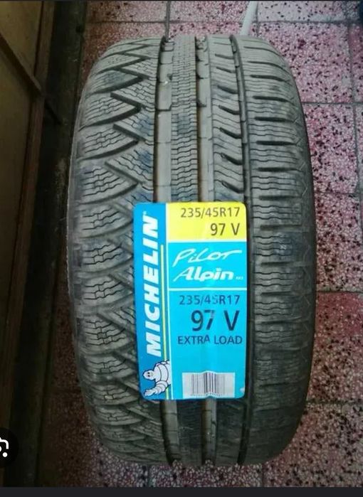 235/45/17 зимни гуми