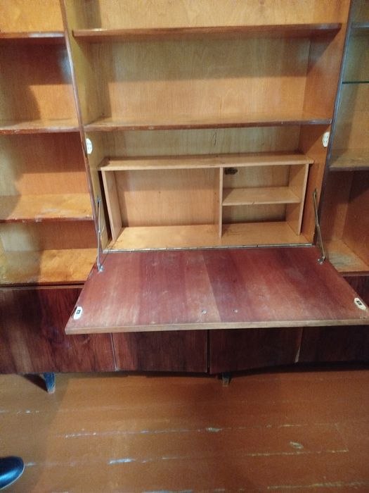 Сервант б/у Раритетный. Импортного производства.