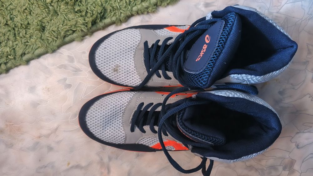 Продам борцовки асикс