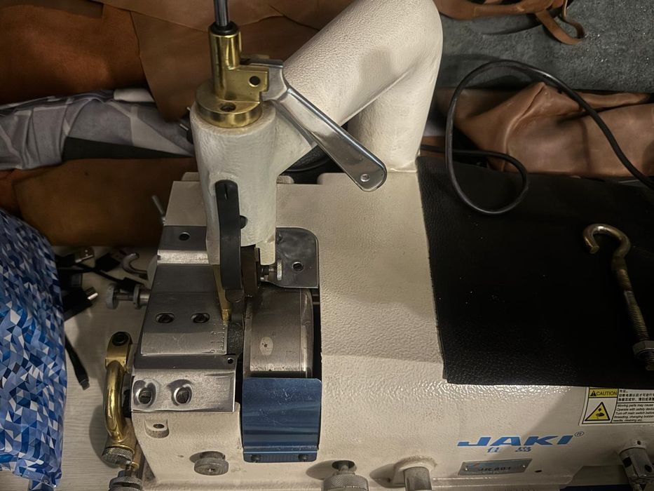 Продам швейная машина