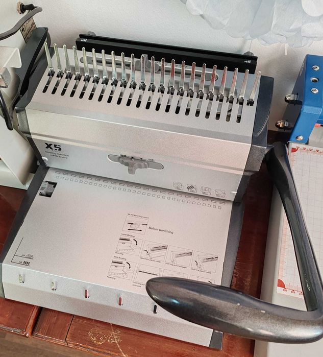 Mașina de îndosariat cu inele
Model: iBind TPPS X5