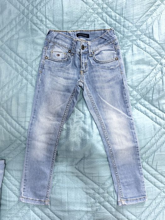 Оригинален блузка и дънки Tommy Hilfiger