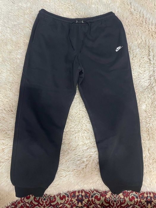 ЧИСТО НОВ ! С етикетите оригинален анцунг Nike Sportswear Club черен