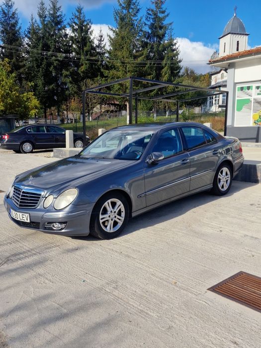 Mercedes Benz E-Class W211