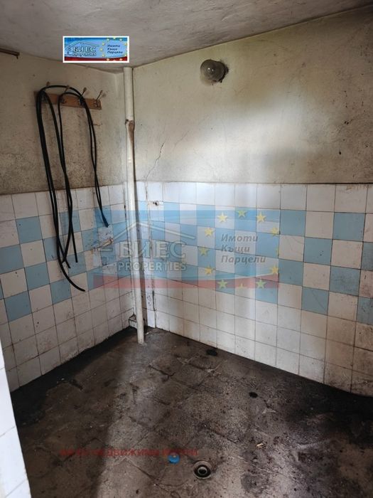 Къща в с. Гърло 150 м² РЗП и двор 1500 м²