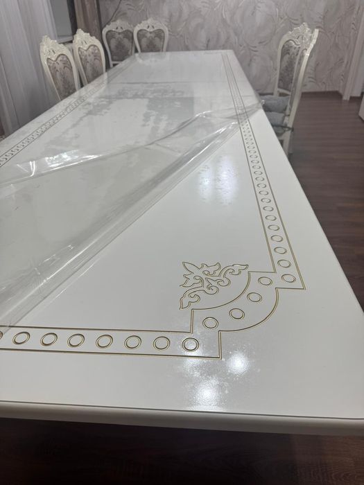 Продам гостинный стол