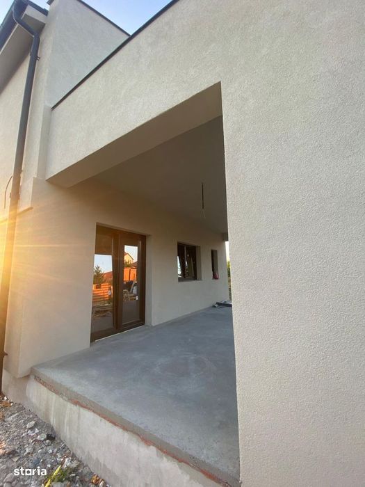 Proprietar Vand Casa TERMO  PASIVA capabila sa functioneze independent