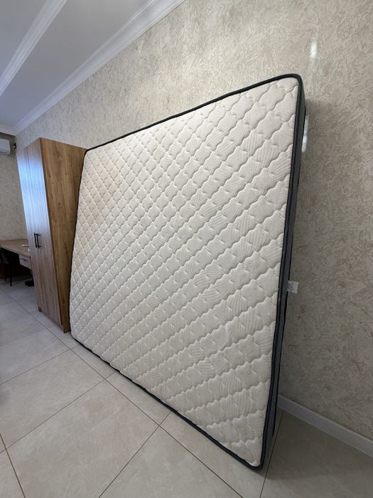 Продаются матрасы и топпер в хорошем состоянии