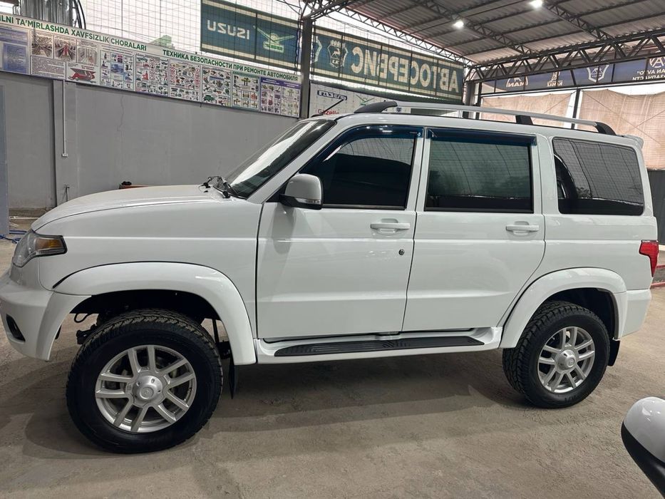 Uaz Patriot 2017 Beliy Svet