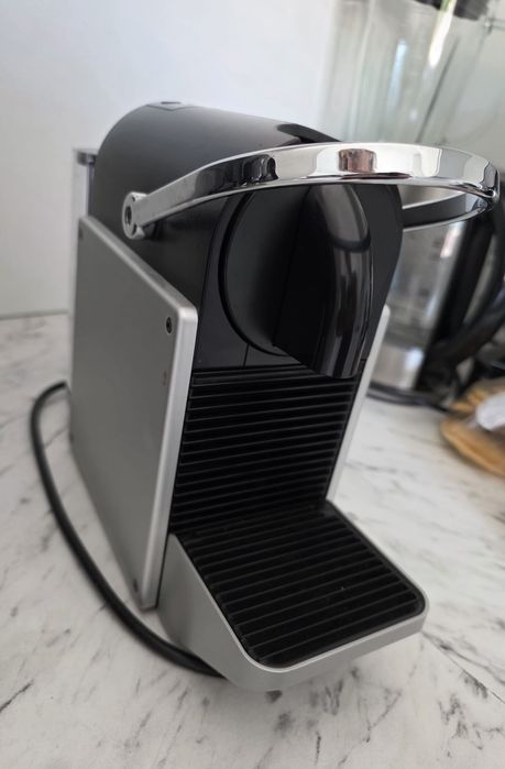 Nespresso Pixie Titan, stare foarte bună