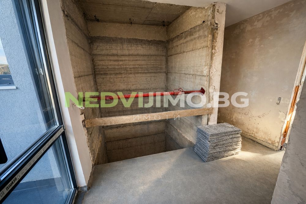 Продава се Четиристаен апартамент в Варна, Окръжна болница - 184 кв.м за 969 €/кв.м - Снимка #7