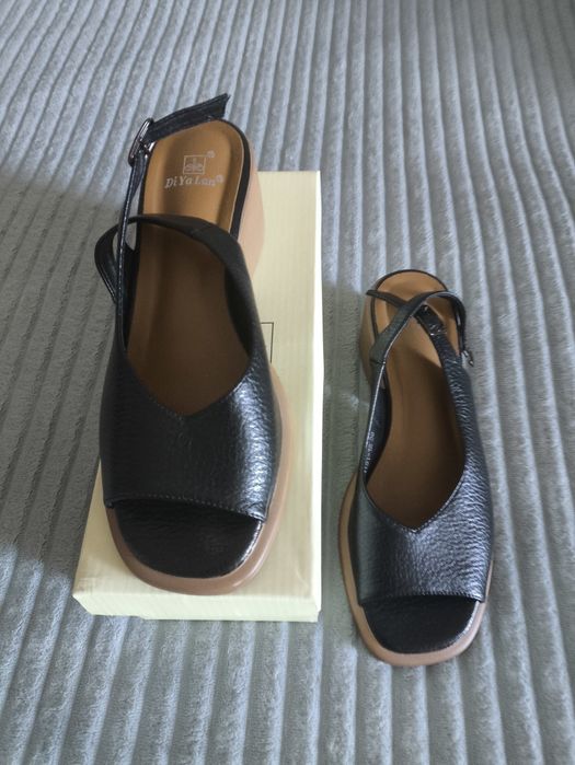 Продам босоножки и туфли