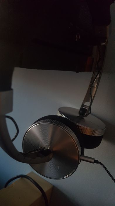 Nixon, casti audio USA