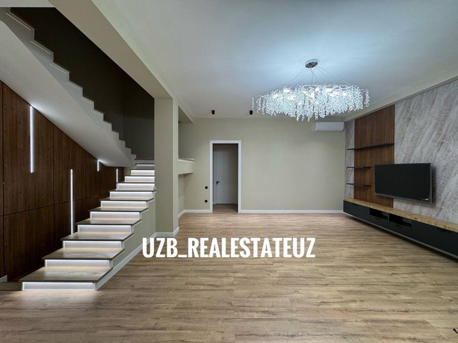 Ор-р: Улица Циолковский Продается Новый Евро дом 3.соток 400м2