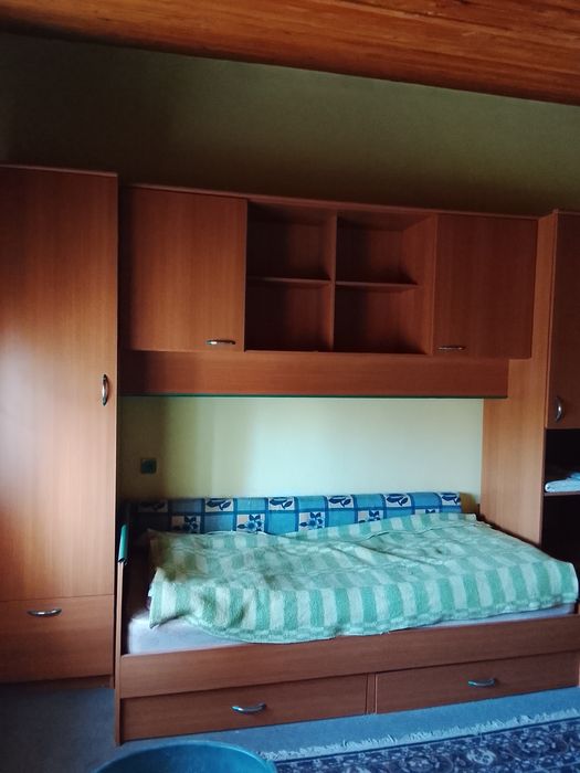 Детская стенка (кровать, шкафы)