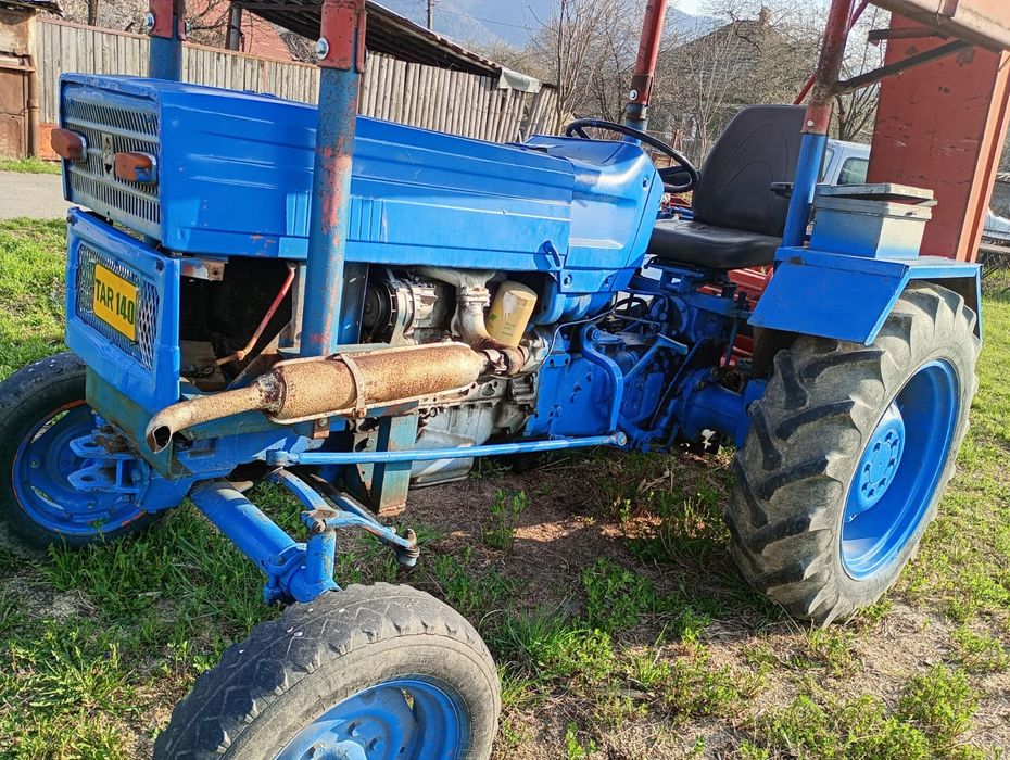 Vând tractor Universal 445