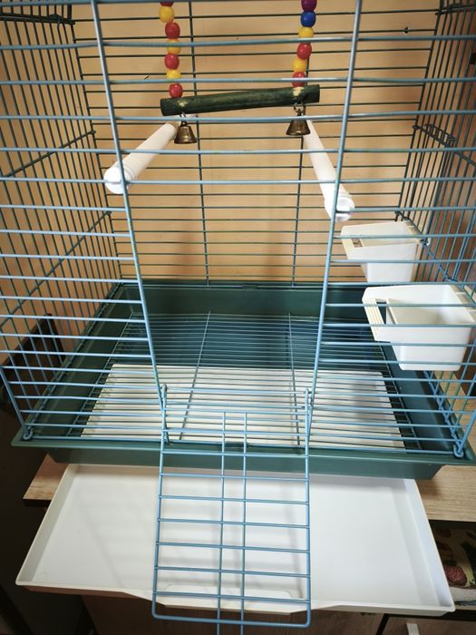 Продам клетку для попугаев