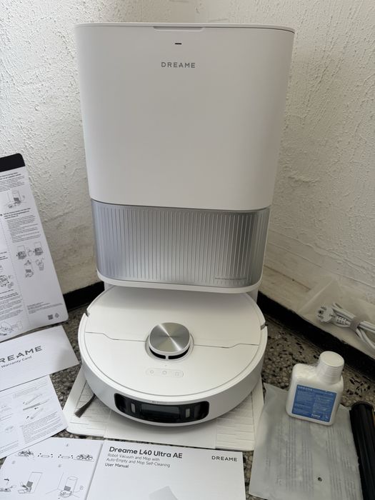 Робот Прахосмукачка Dreame L40 Ultra AE + Станция 19,000Pa, Самопочистване с Гореща Вода!