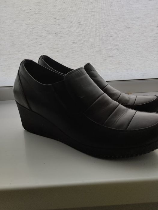 Кожаная женская обувь