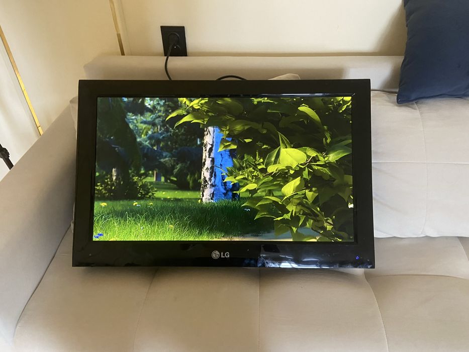 Телевизор LG смарт 32диагональ (81см)