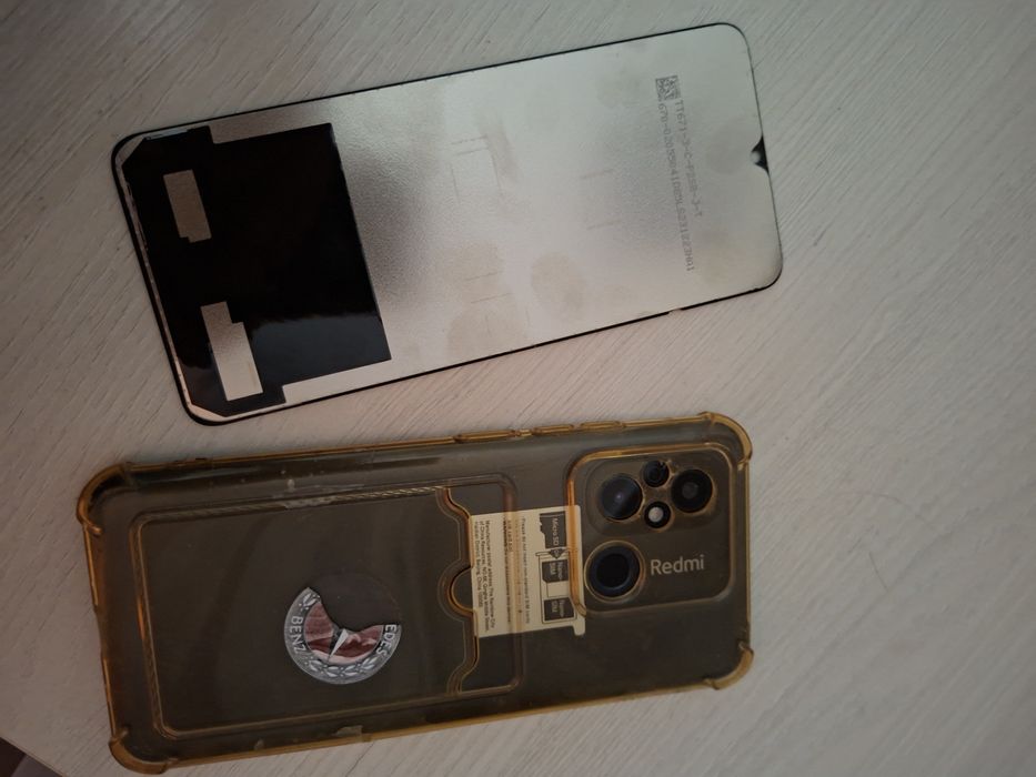 Продам смартфон на запчасти  Redmi 12C