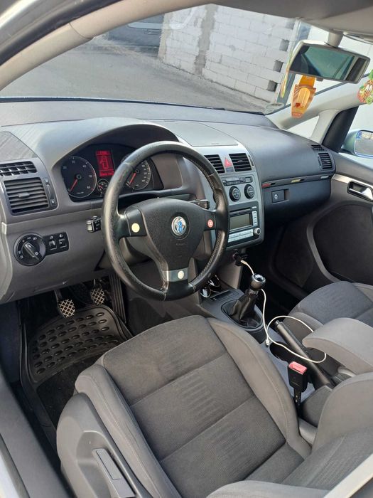 Se vinde wv turan 2.0 TDI