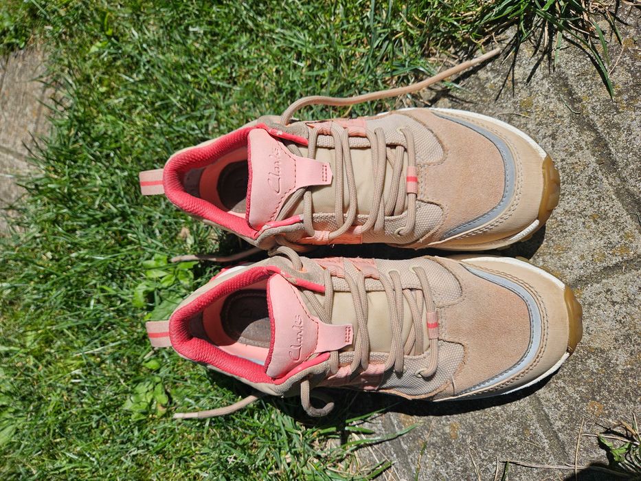 Clarks
Спортни обувки ATL Trek Path с велур 36 номер