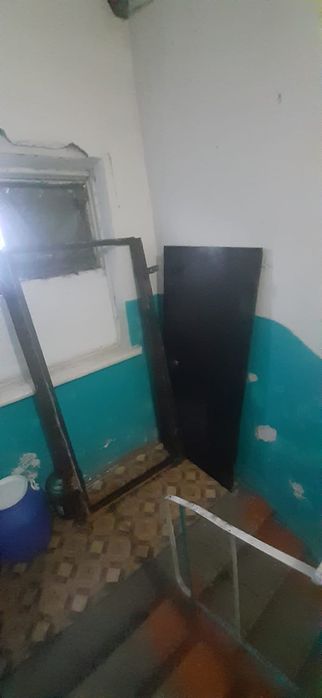 Продам срочно дверь желательную