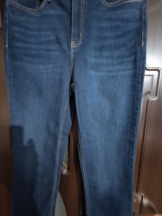 Blugi noi Calvin Klein pentru damă