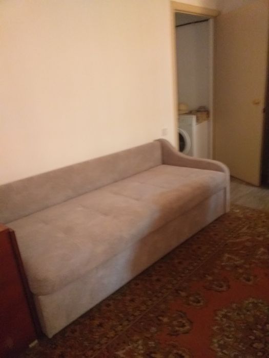 Продам диванчик для детской.