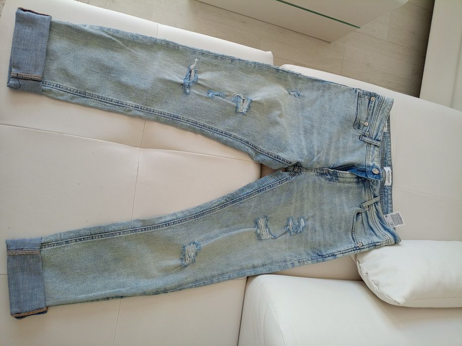 Vand blugi bărbătești Jack& Jones,produs de calitate superioara,in sta