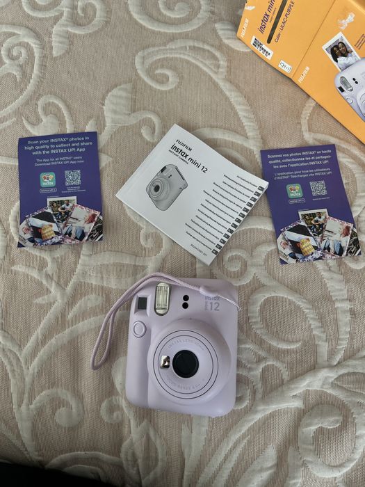 Продам Instax Mini 12