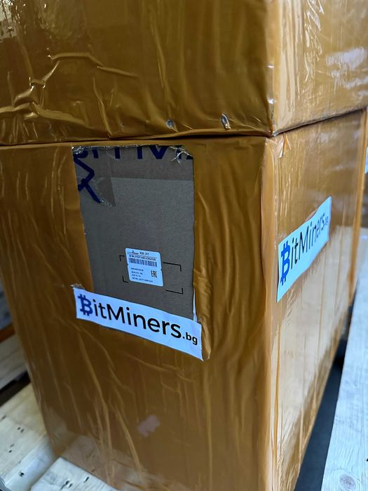 Bitmain Antminer S21e Hydro 332Th, 5644W Биткойн Майнър