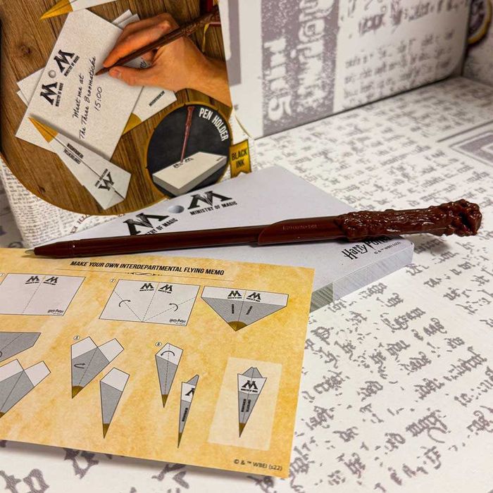 Комплект магически бележки и пръчката (химикал) на Хари Потър