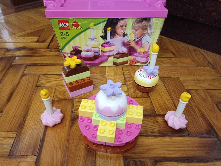 Конструктор LEGO DUPLO  Весёлые тортики (2-5 лет)